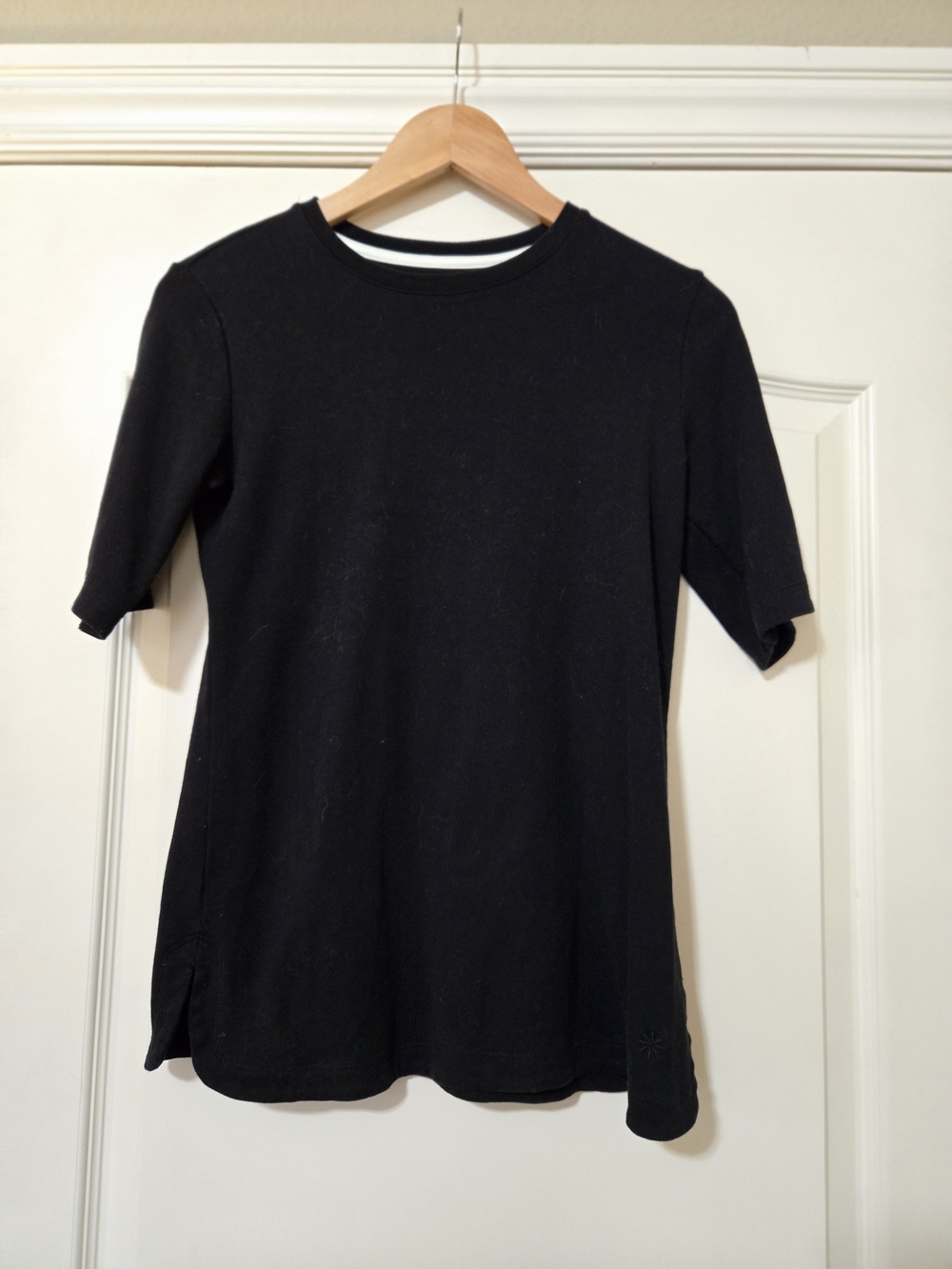 Isaac Mizrahi Black Short-Sleeve Classic Crewneck Tee Soft Cotton Layering